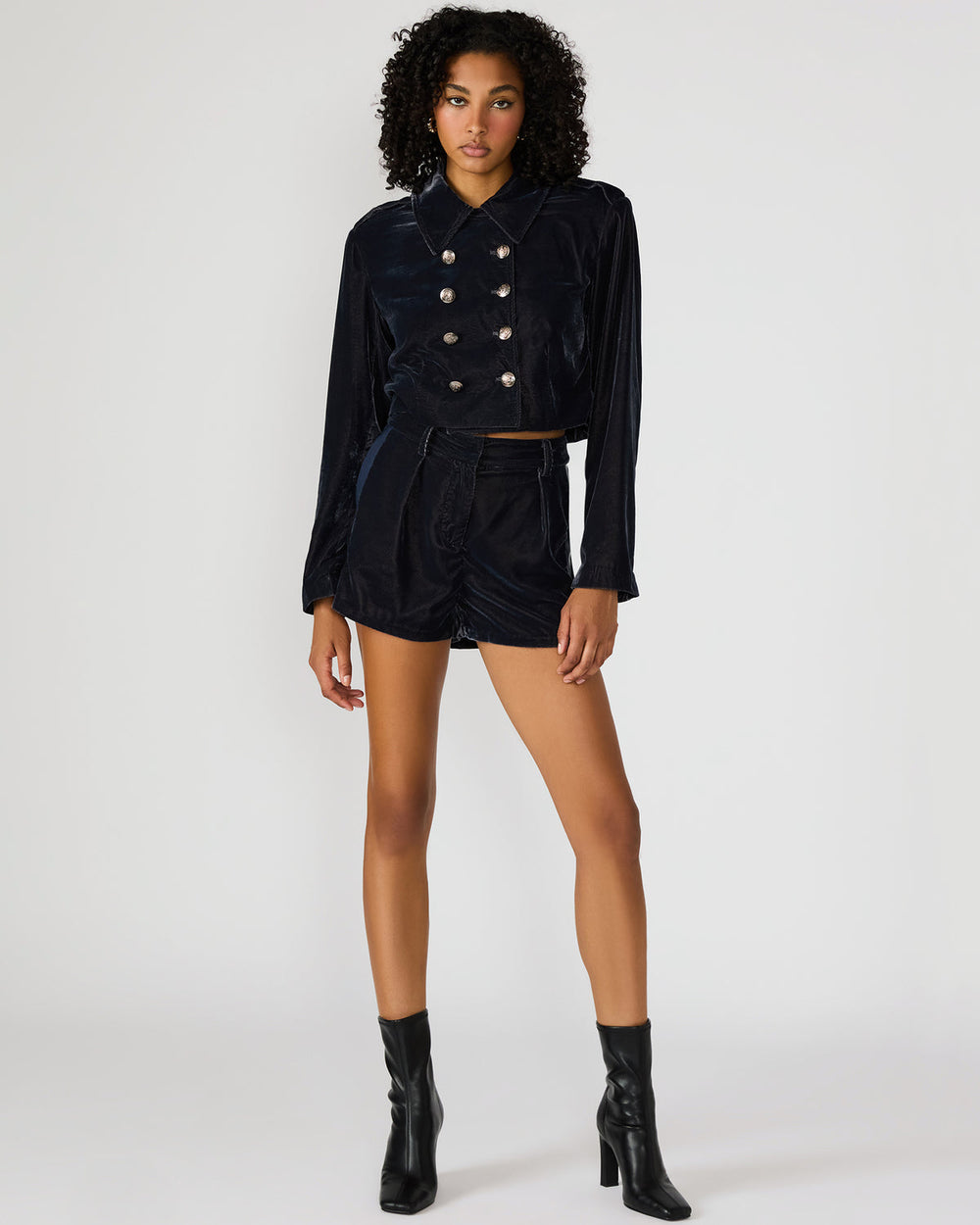 MINNETTA Indigo Haze Velvet Women's Shorts | Steve Madden US