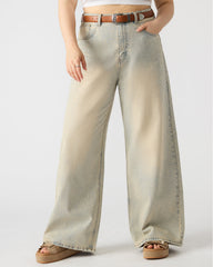 MAGNUS Women's Washed Denim Wide-Leg Jeans | Steve Madden Sale
