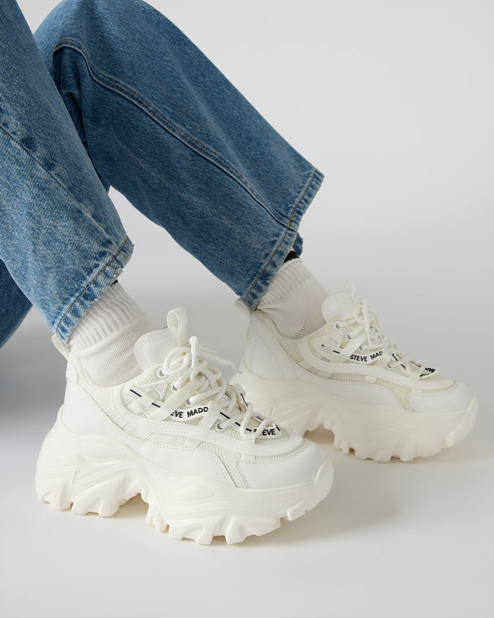 RECOUPE White Women's Chunky Platform Low-Top Sneaker | Steve Madden near me