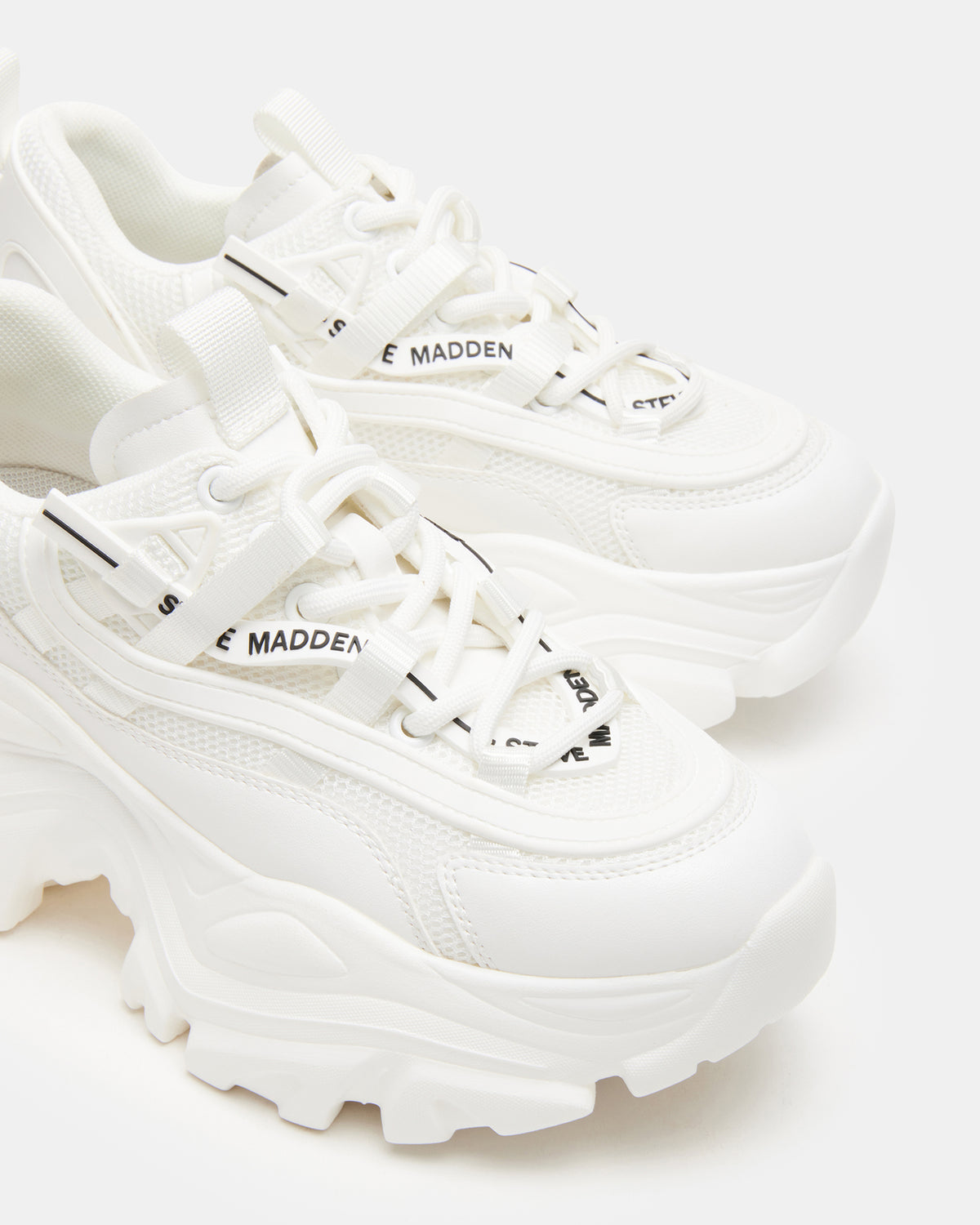 RECOUPE White Women's Chunky Platform Low-Top Sneaker | Steve Madden near me