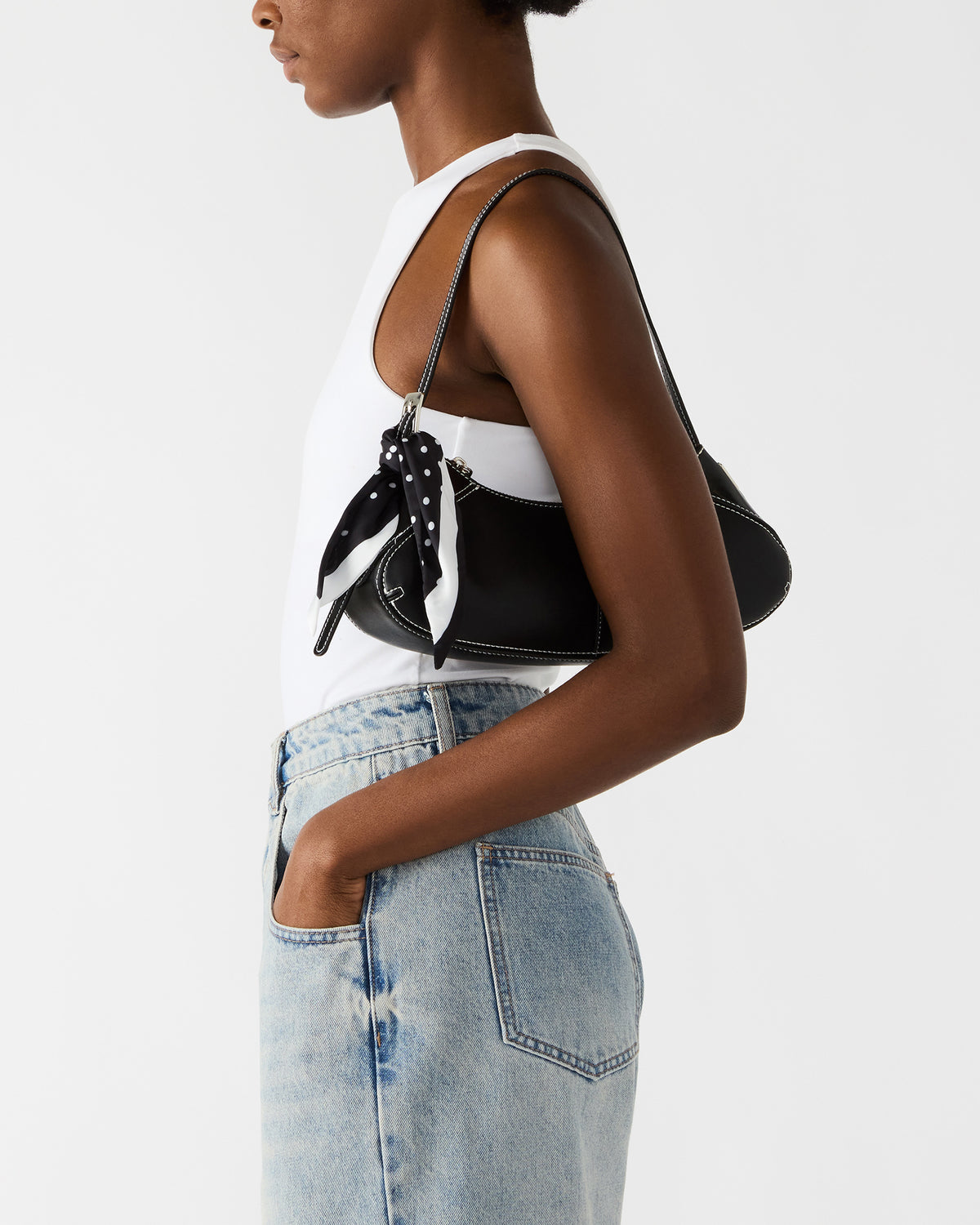 ROXEY Bag Black Crescent-Shaped Top-Zipper Shoulder Strap Handbag | Steve Madden outlet