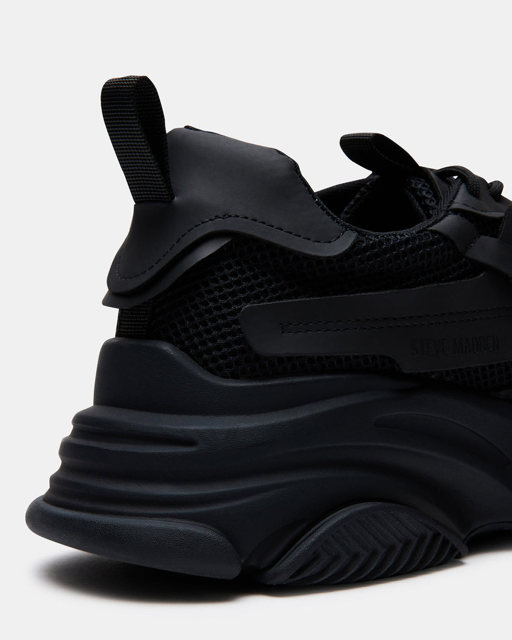 POSSESS Black Low-Top Lace-Up Men's Sneaker | Steve Madden online