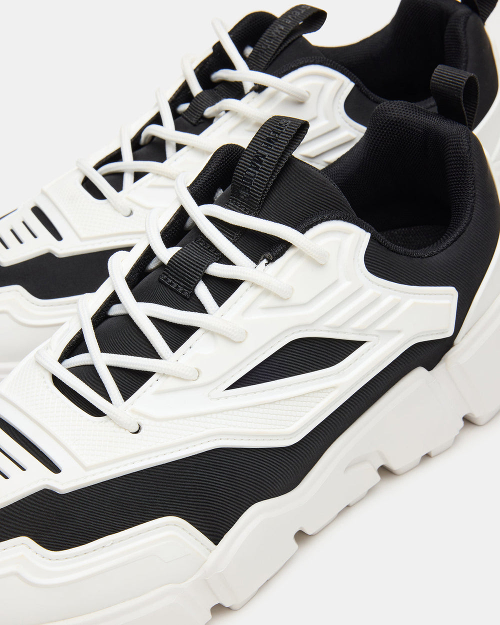 PACE Black/White Low-Top Lace-Up Men's Sneaker | Steve Madden US