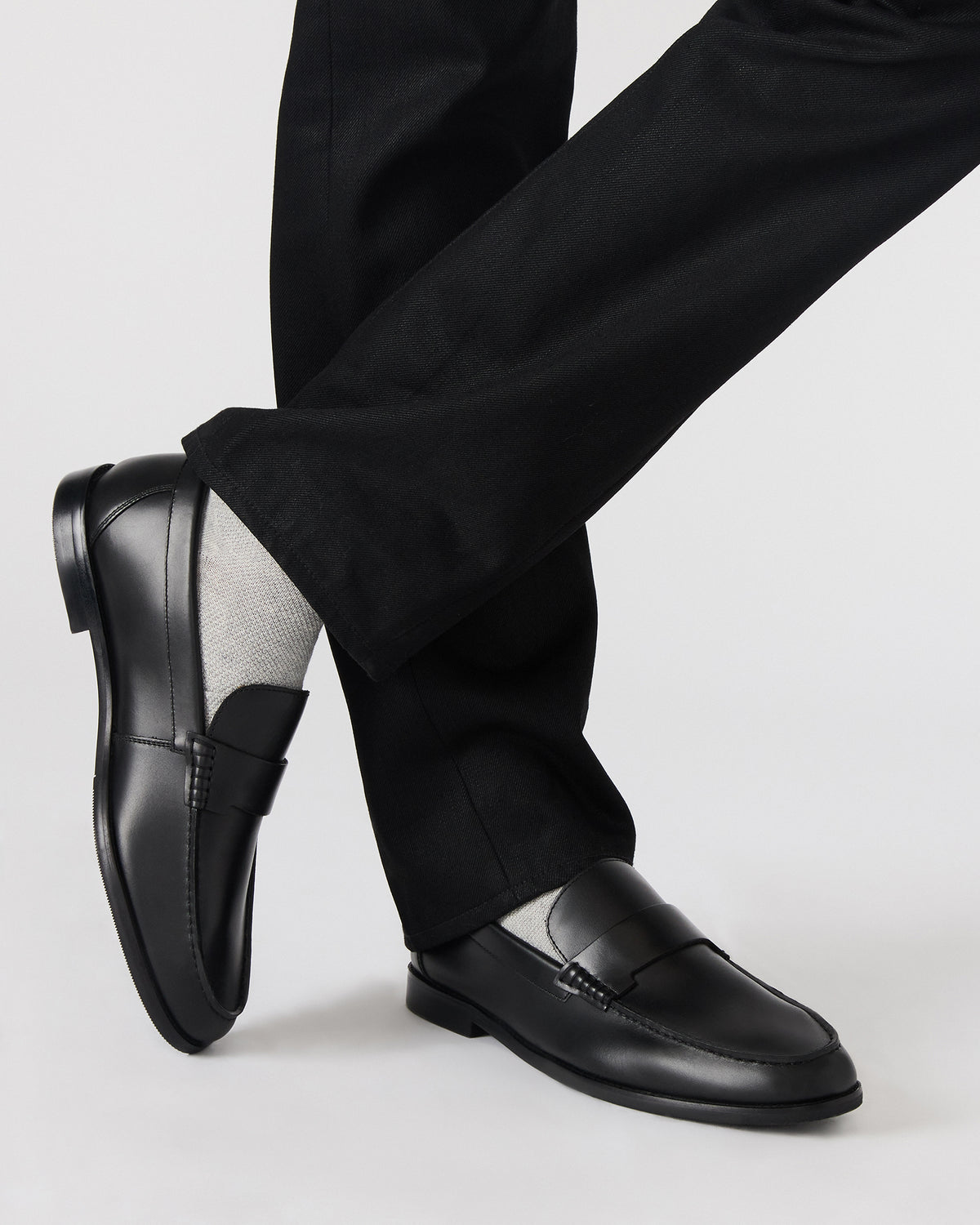 COLVER Black Leather Men's Slip-On Loafer | Steve Madden Sale
