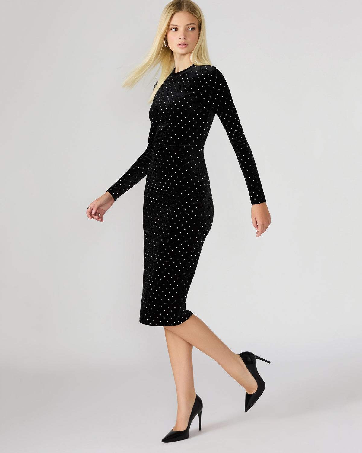 HAILEE Black Studded Velvet Long-Sleeved Pull-On Mock Neck Midi Women's Dress | Steve Madden Sale