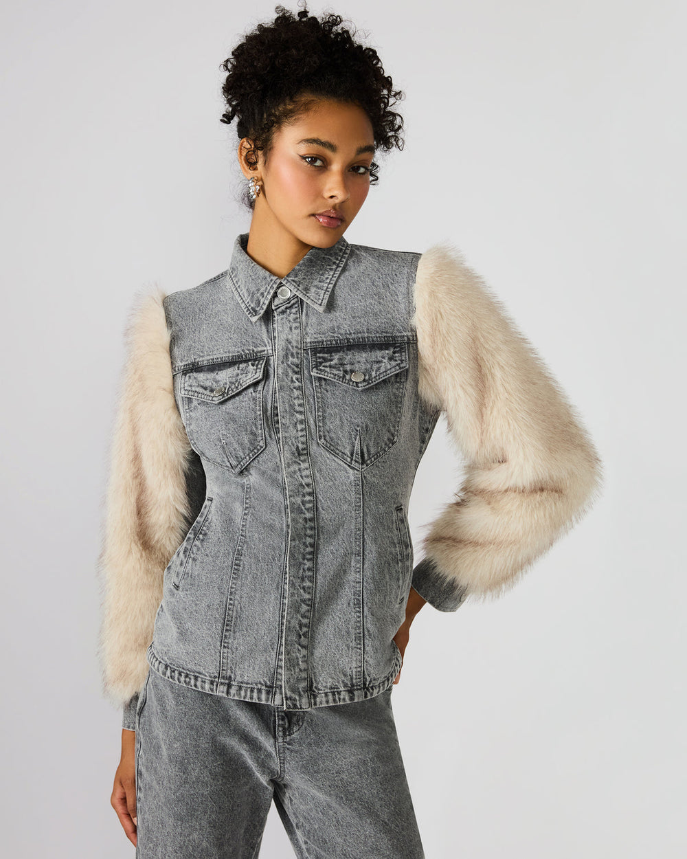 PARKER Fog Faux Fur Long-Sleeved Button-Up Denim Women's Jacket | Steve Madden US