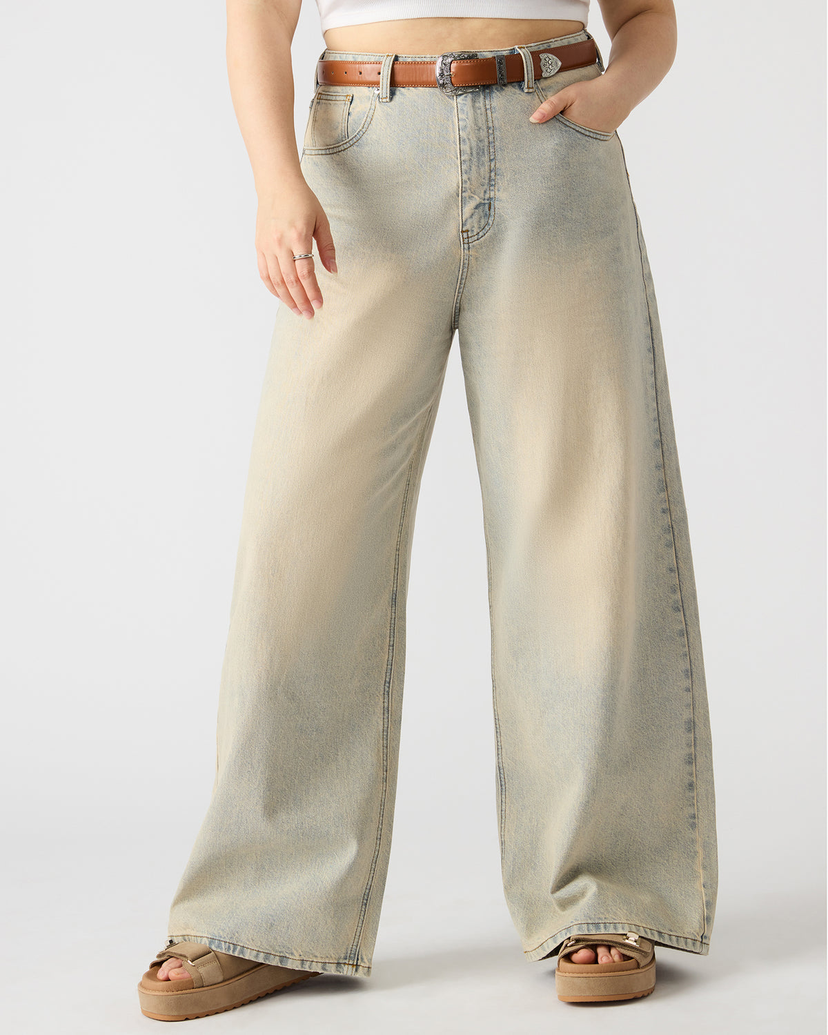 MAGNUS Women's Washed Denim Wide-Leg Jeans | Steve Madden Sale
