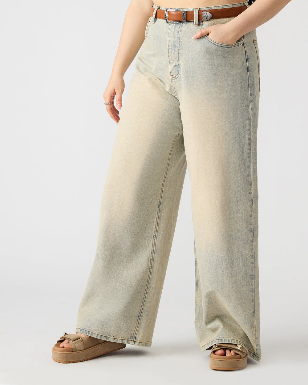 MAGNUS Women's Washed Denim Wide-Leg Jeans | Steve Madden Sale