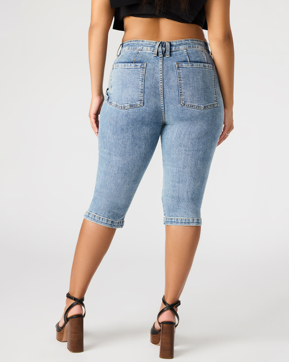 SKINNY DELRAY Denim Women's Fitted Capri Pants | Steve Madden near me