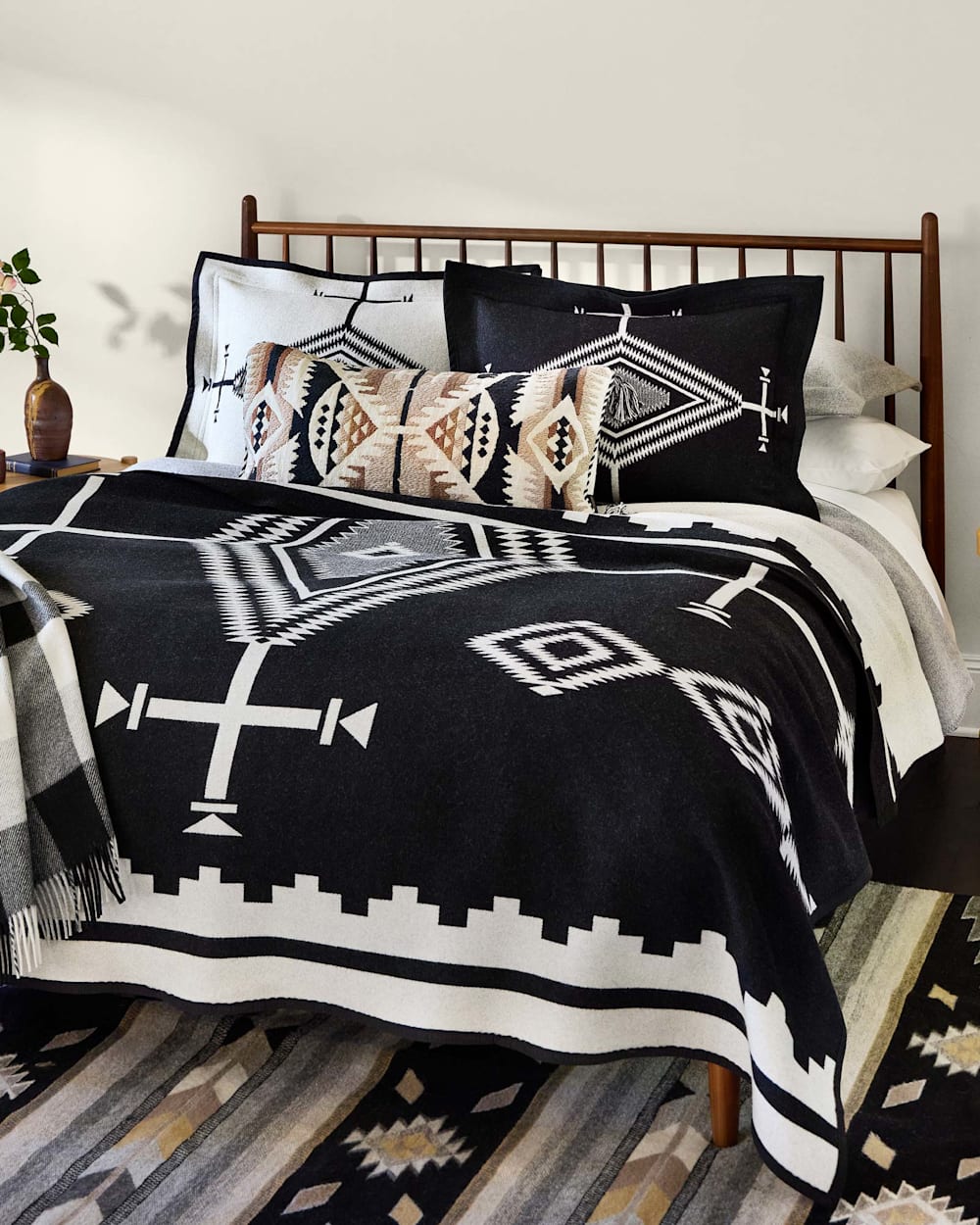 Pendleton Shop the Los Ojos Blanket